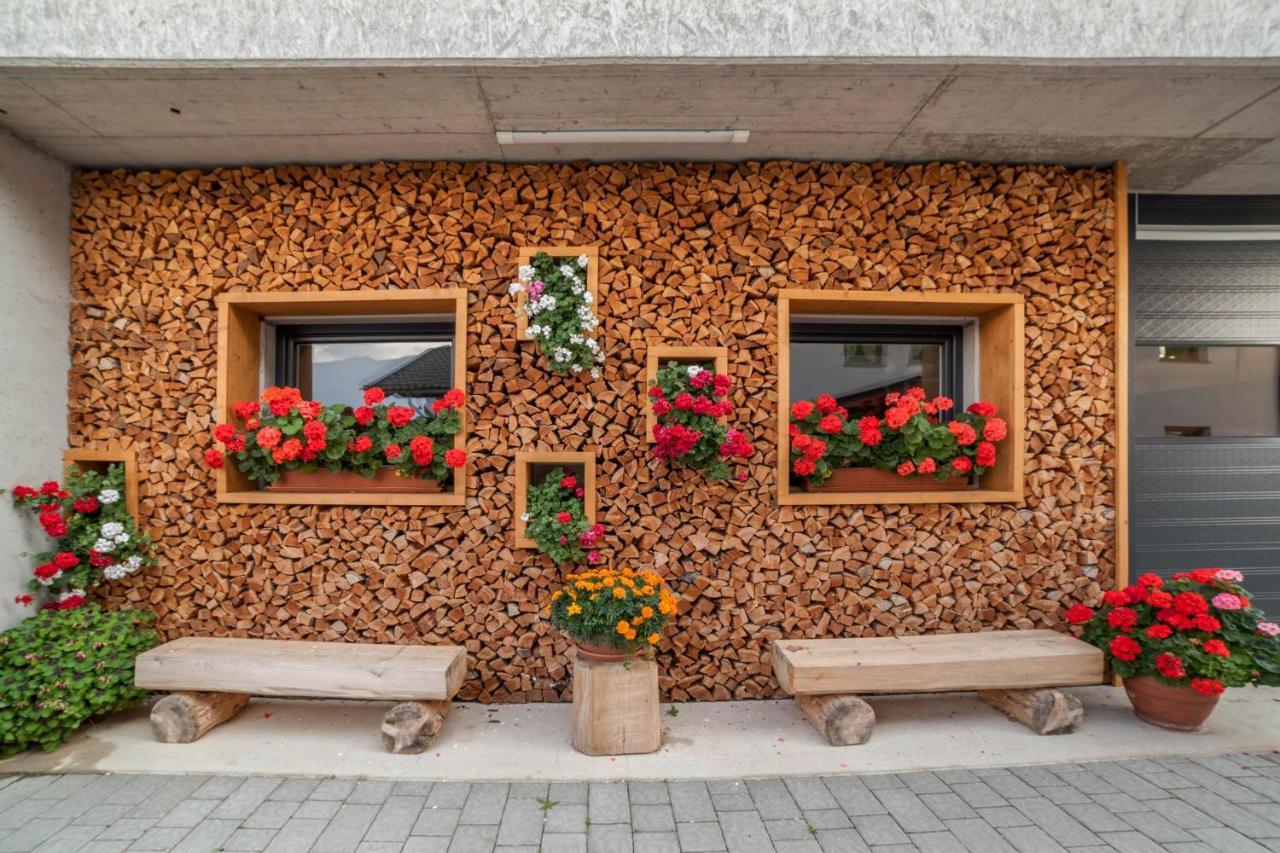 שנה Tonigbauernhof Blumenwiese מראה חיצוני תמונה